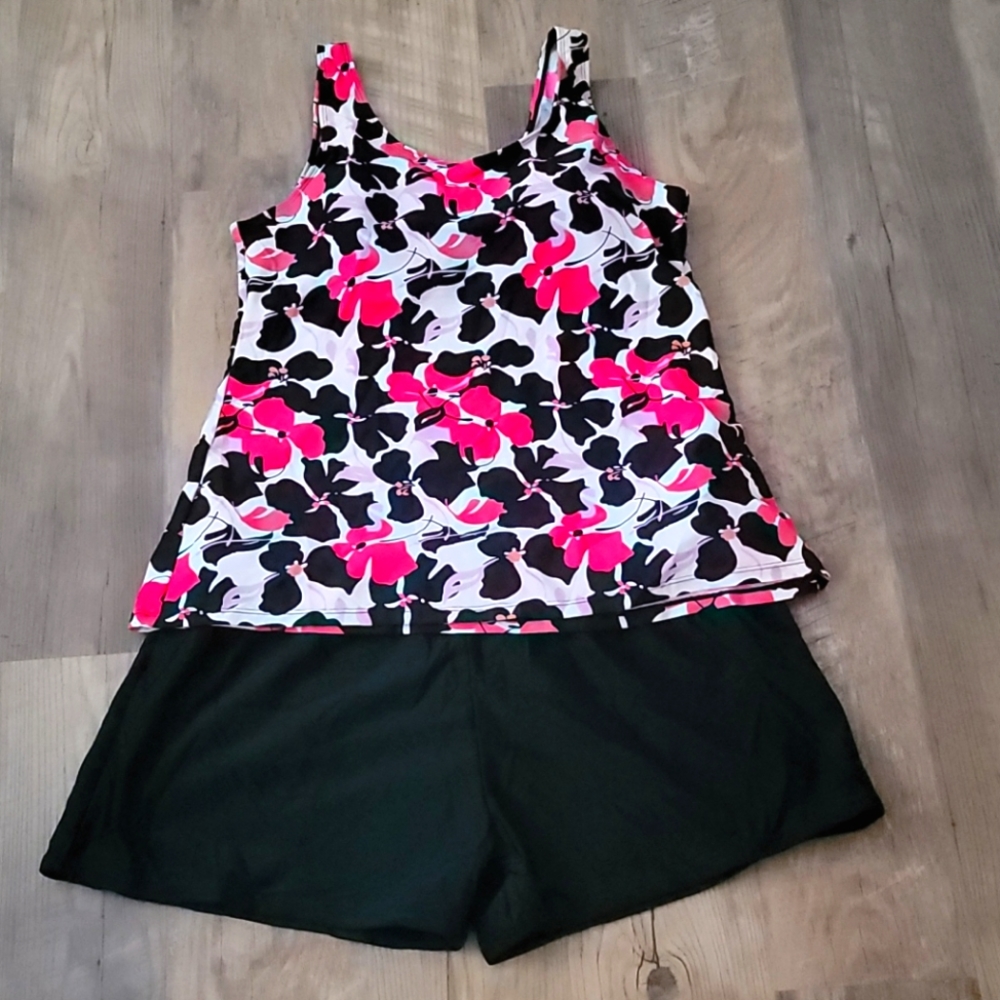 Women's XLg Tankini set (NWOT)